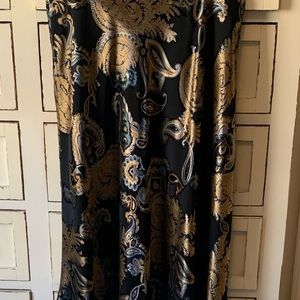 Gorgeous skirt in black and gold